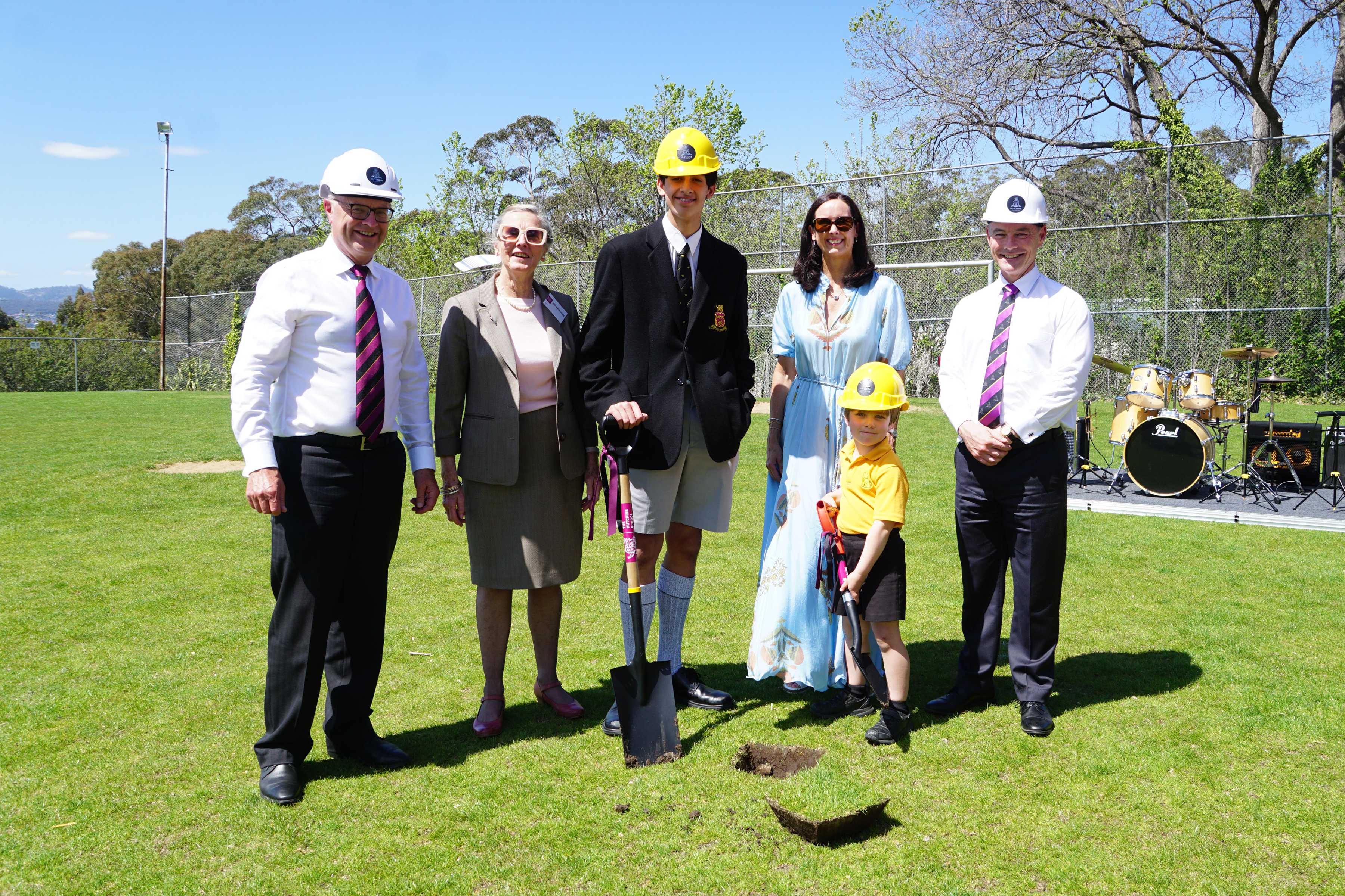 Jill Edwards and Louissa Johnson with Dr Rob McEwan, Mr Andrew Walker and student representatives; Liam Wilkinson (Year 10) and Davey Windsor (Pre-Kindergarten) at the groundbreaking ceremony that featured the announcement of the building as the N J Edwards Hub.